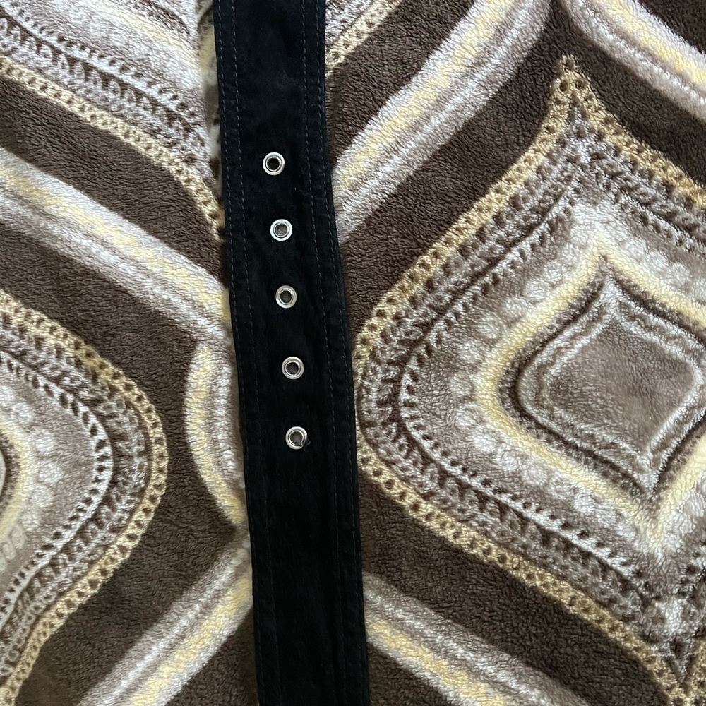 Suede black belt fits Women’s size 0-6